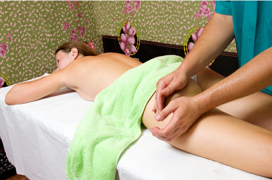Anticelulitídna masáž je účinným spôsobom ako odstrániť prejavy celulitídy