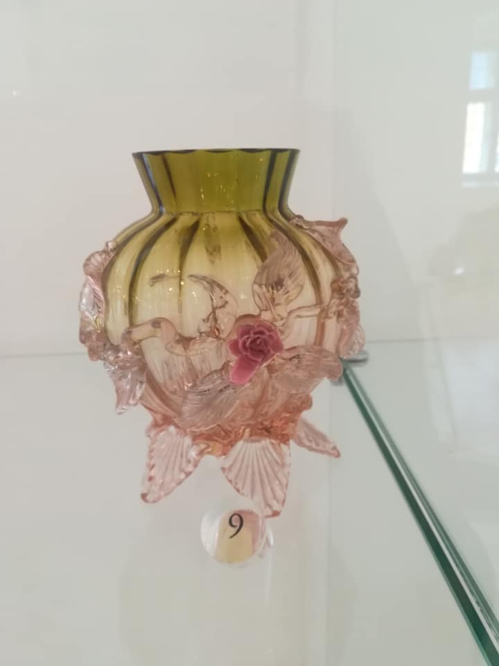 Sklenená váza, ukážka zručnosti sklárskeho remesla