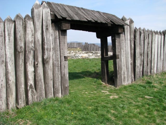Pohľad na bránu opevnenia
