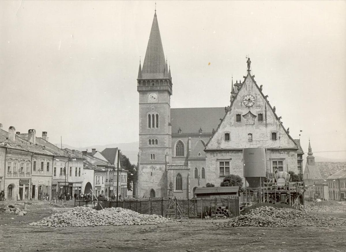 Bardejovské námestie na historickej fotografii