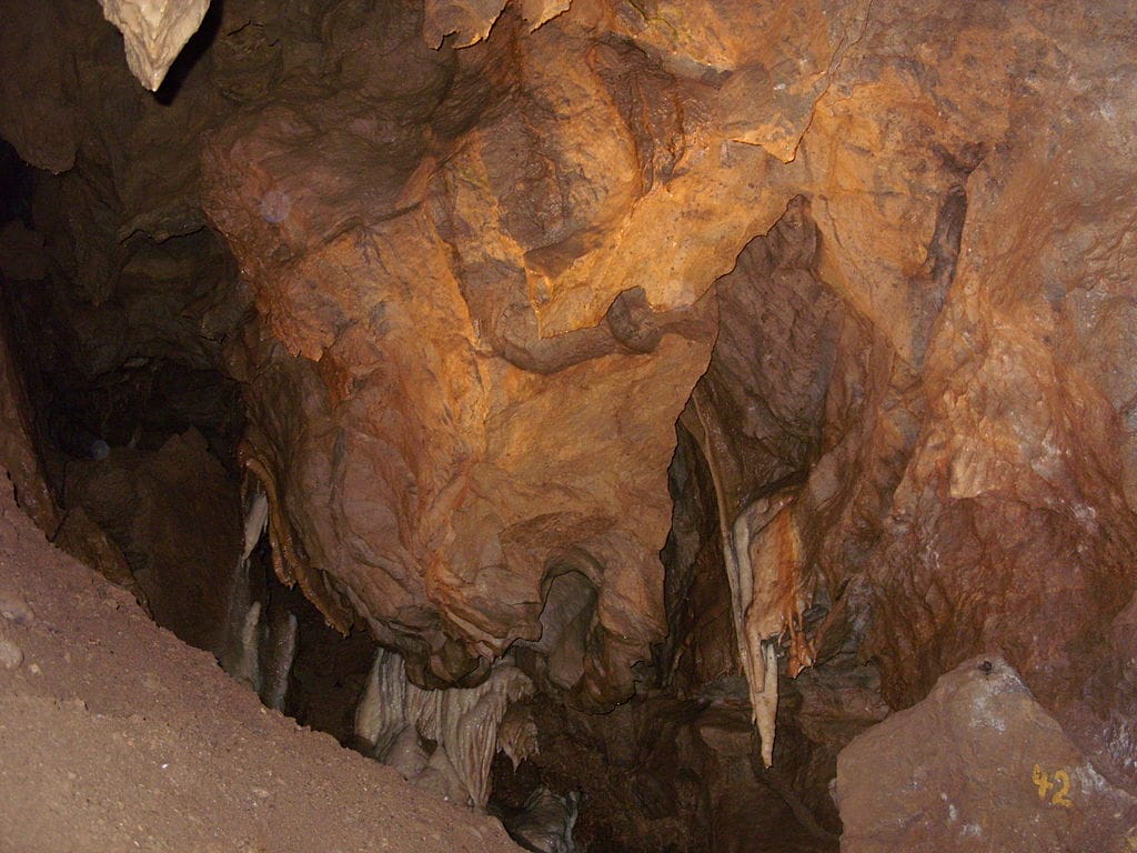 Výzdoba v Bystrianskej jaskyni