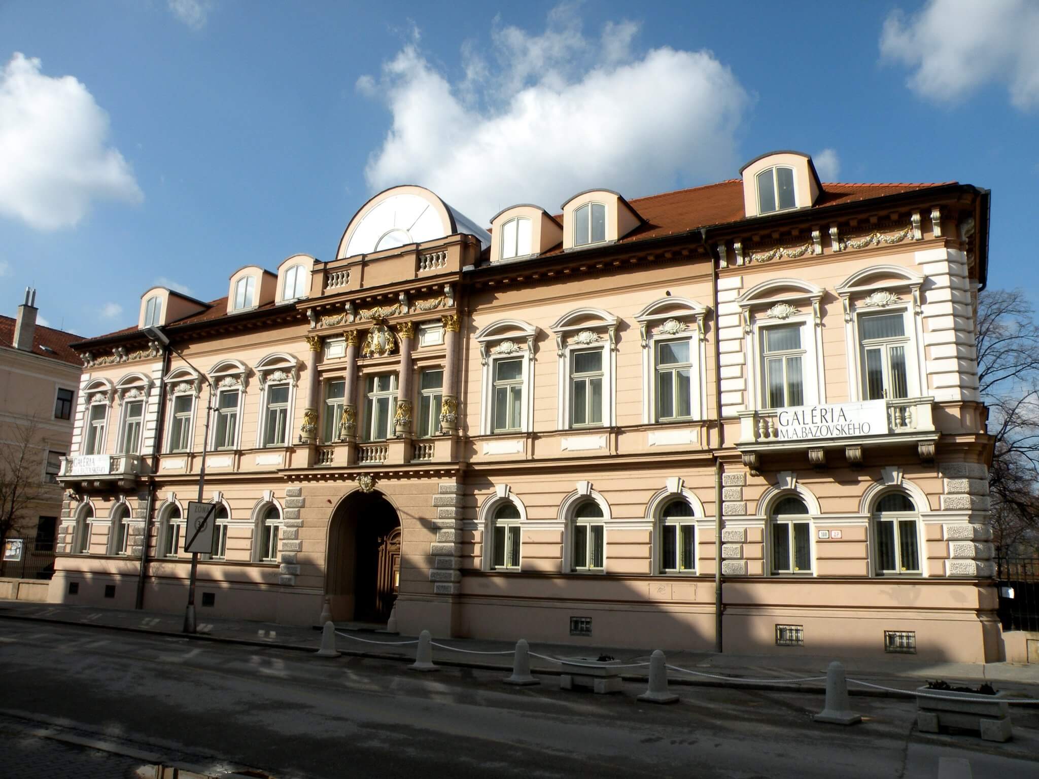 Budova Galérie M. A. Bazovského v Trenčíne