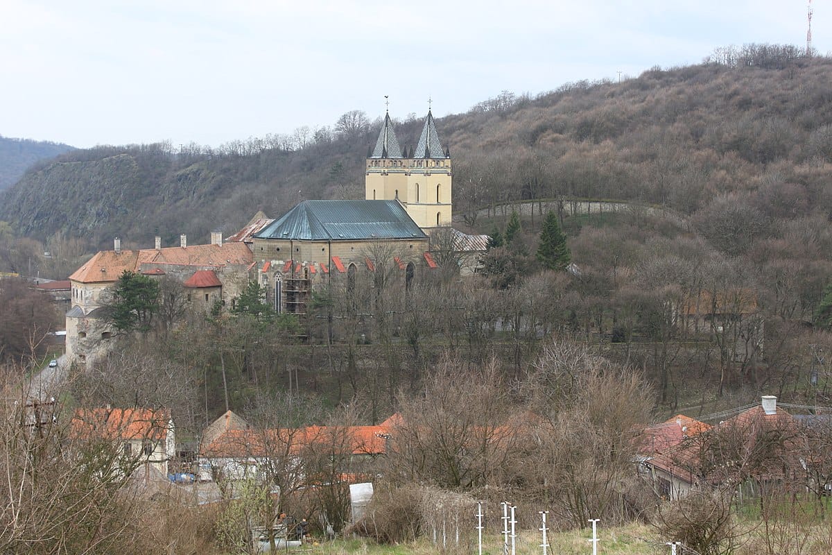 Opevnený kláštor v Hronskom Beňadiku