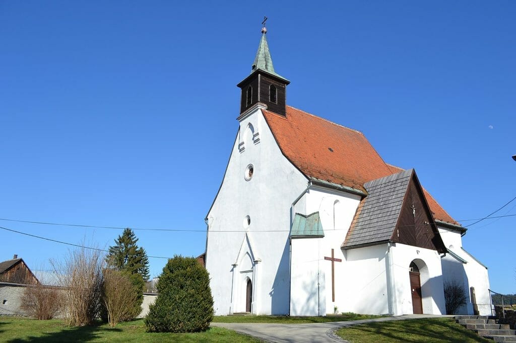 Gotický kostol sv. Mikuláša v Sliači