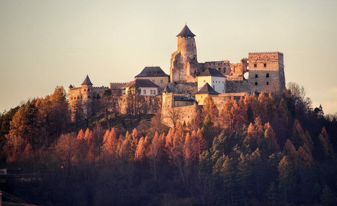 Pohľad na krásu Ľubovnianskeho hradu