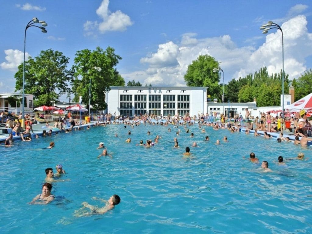 Plavecký vonkajší bazén (50 m) – Kúpalisko Eva Piešťany