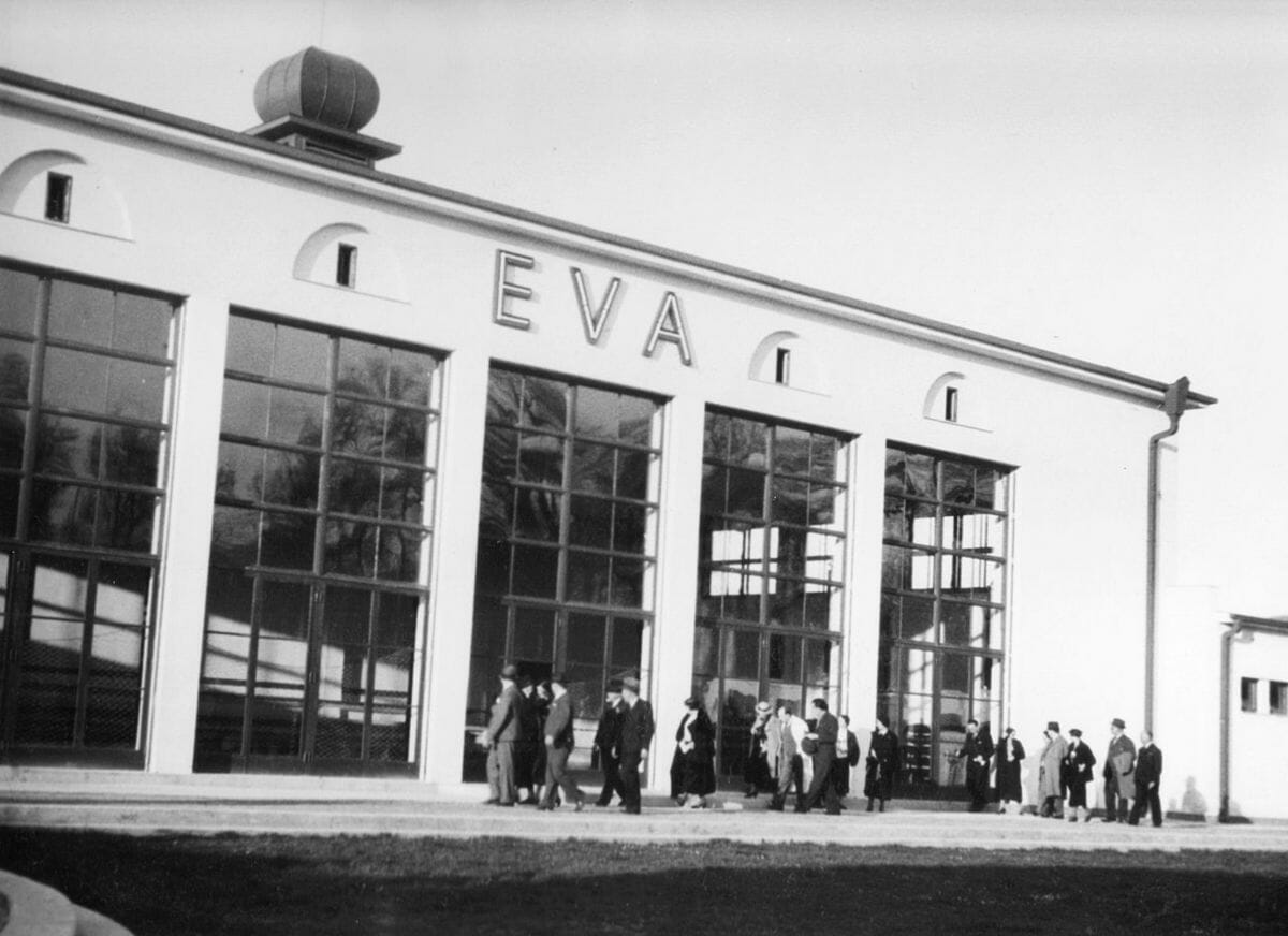 Budova plaveckého bazéna v roku 1935 Kúpalisko Eva Piešťany – historická fotografia