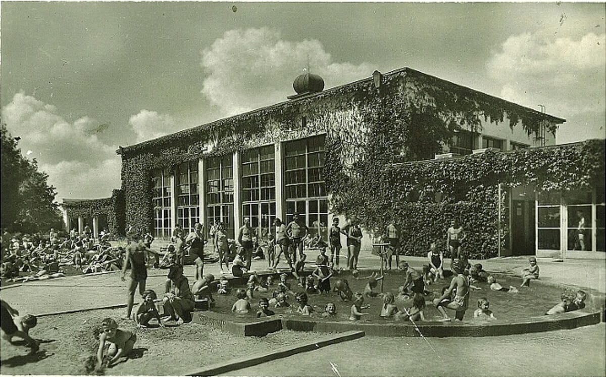 Historická fotografia detského bazéna – Kúpalisko Eva Piešťany