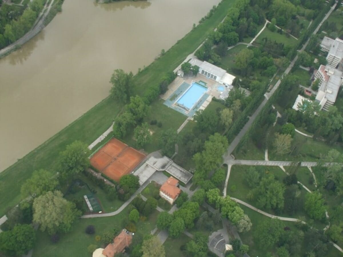 Letecký pohľad na kúpalisko Eva Piešťany