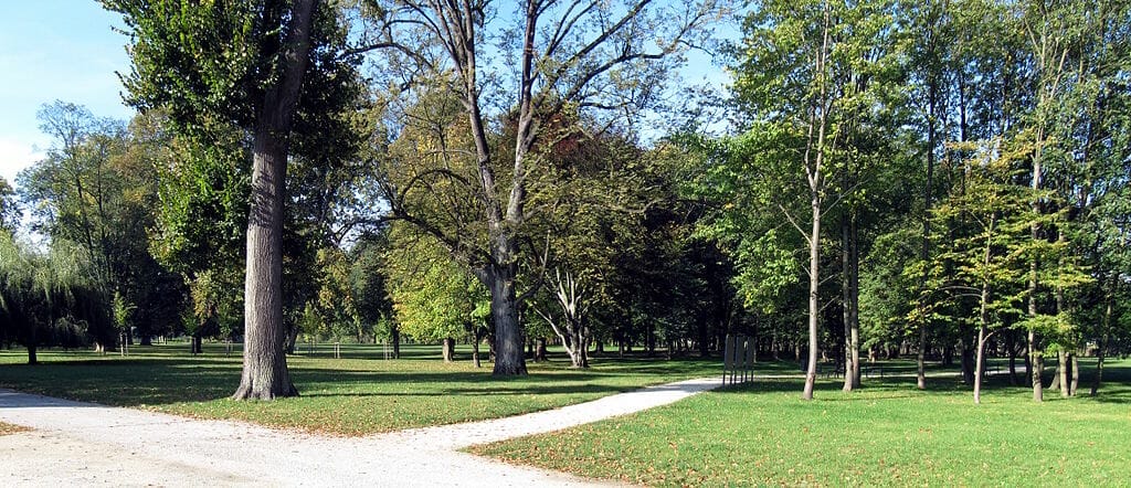 Park pri Budatínskom hrade nazývaný aj “zámocký park”
