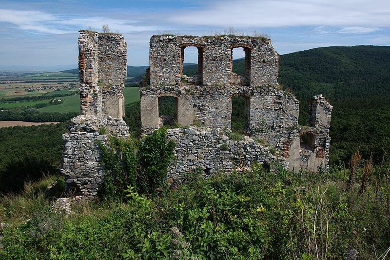 Zrúcanina hradu Oponice