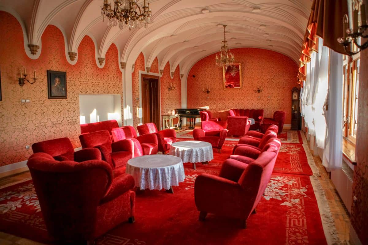 Červený salón zámku Smolenice