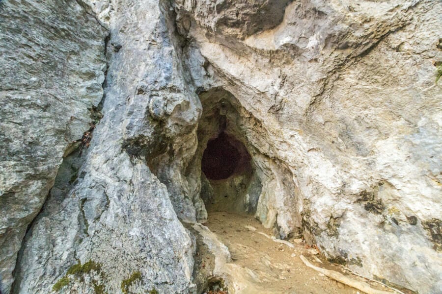 Vstup do Hájskej jaskyne