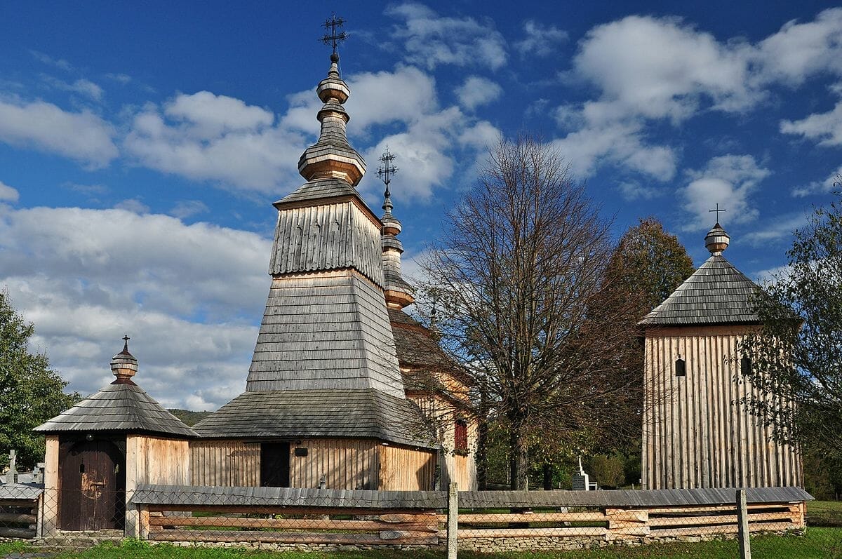 Drevený kostol v Ladomirovej