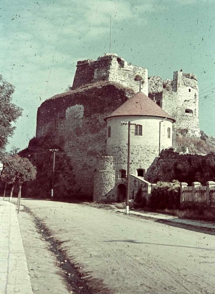 Levický hrad na historickej fotografii z roku 1939