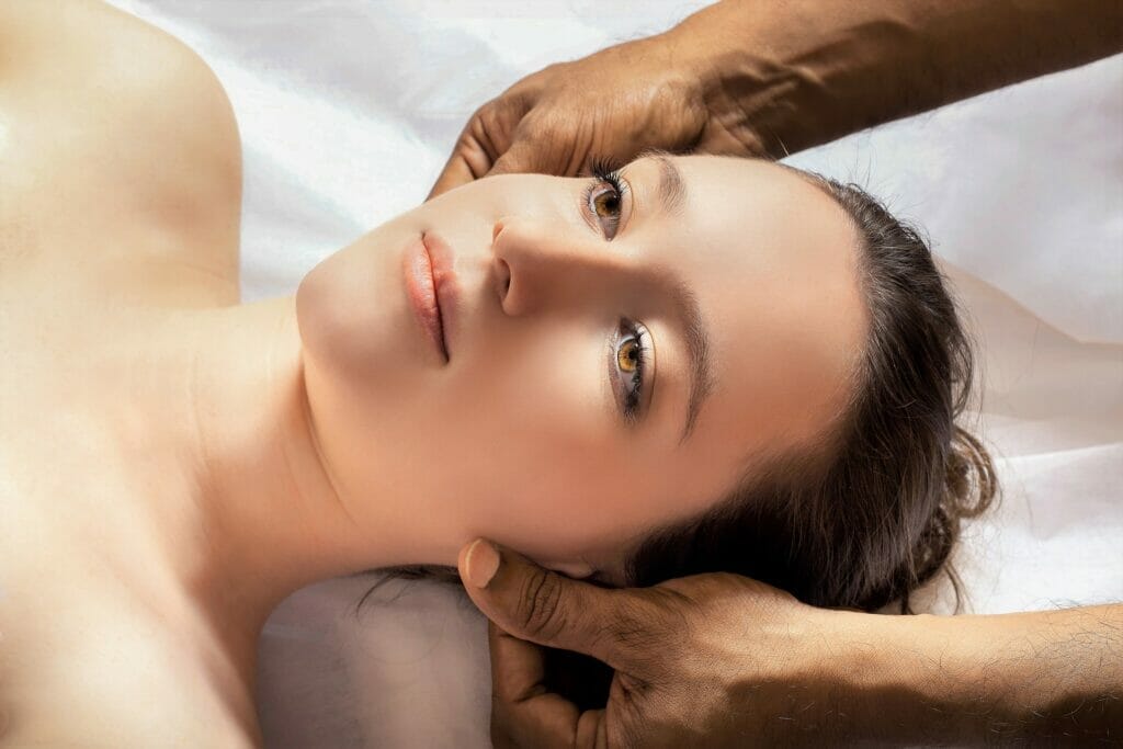 Antimigrenózna masáž zlepšuje krvný obeh a pôsobí uvoľňujúco